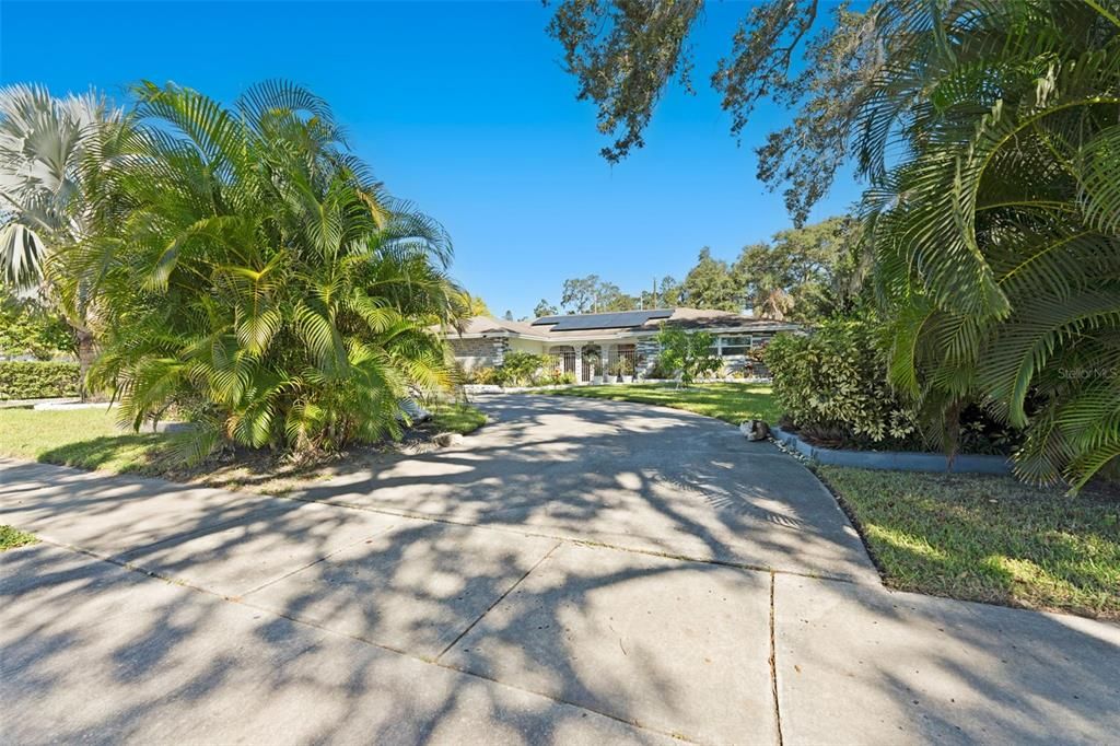 For Rent: $3,450 (3 beds, 2 baths, 2075 Square Feet)