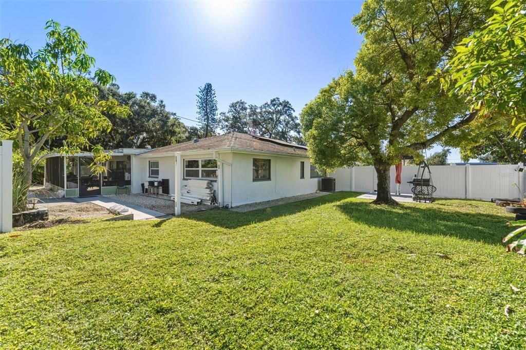 For Rent: $3,450 (3 beds, 2 baths, 2075 Square Feet)