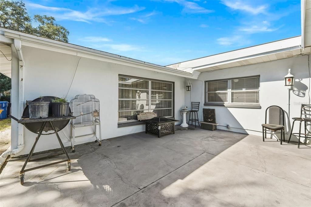 For Rent: $3,450 (3 beds, 2 baths, 2075 Square Feet)