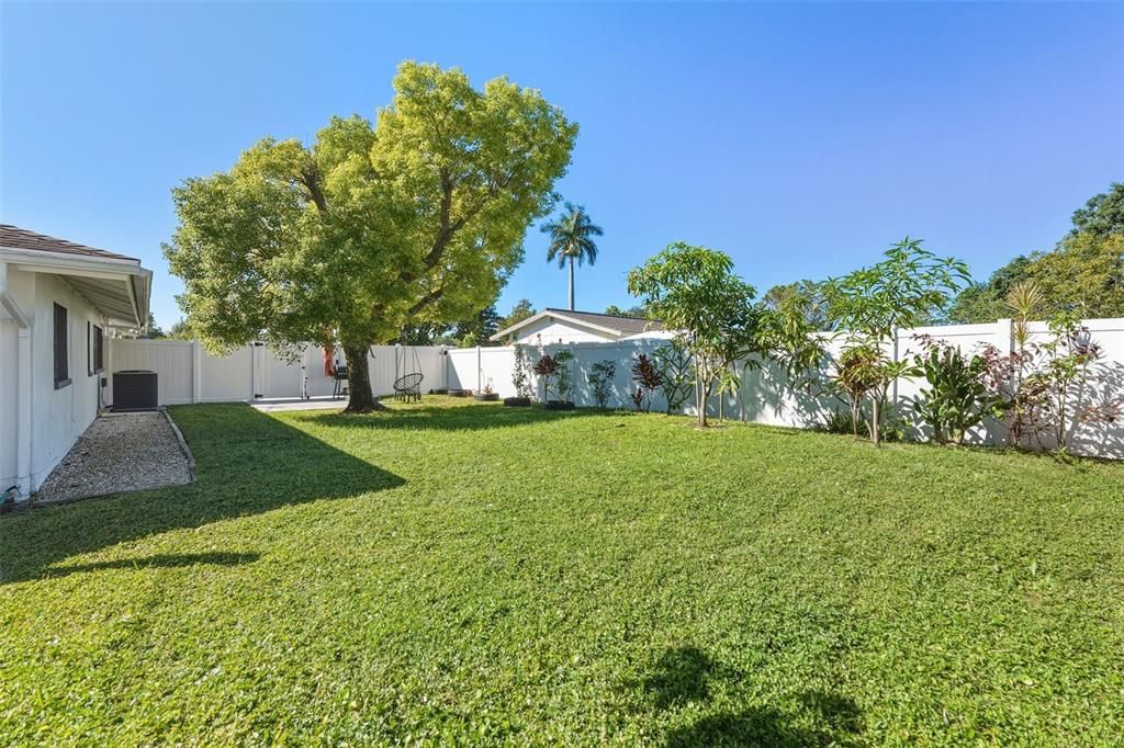 For Rent: $3,450 (3 beds, 2 baths, 2075 Square Feet)