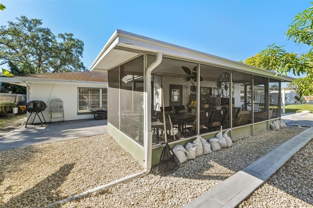 For Rent: $3,450 (3 beds, 2 baths, 2075 Square Feet)