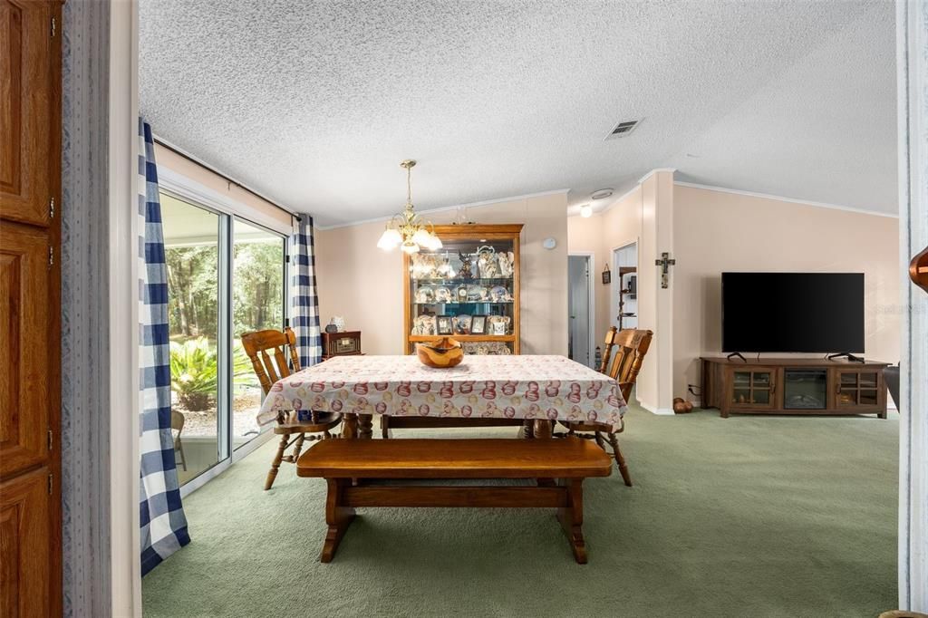 Active With Contract: $225,000 (3 beds, 2 baths, 1512 Square Feet)