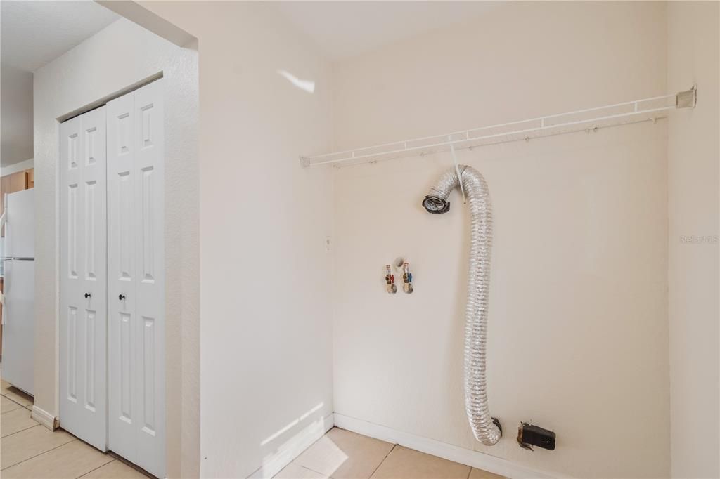 На продажу: $219,000 (3 спален, 2 ванн, 1411 Квадратных фут)