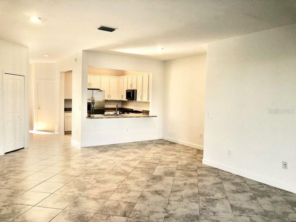 For Rent: $2,550 (3 beds, 2 baths, 1925 Square Feet)