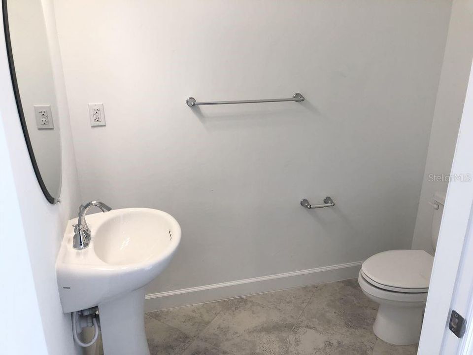 For Rent: $2,550 (3 beds, 2 baths, 1925 Square Feet)