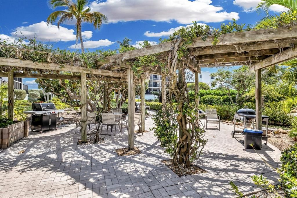 待售: $1,350,000 (2 贝兹, 2 浴室, 1326 平方英尺)