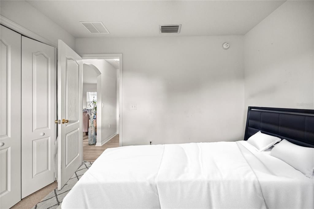 Active With Contract: $275,000 (3 beds, 2 baths, 1578 Square Feet)