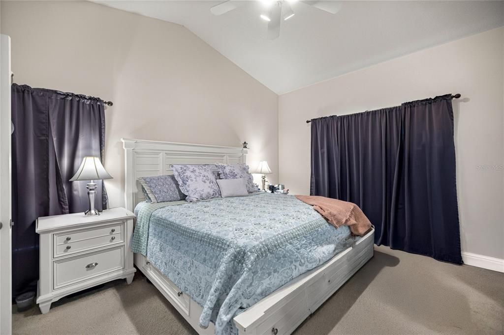 Active With Contract: $275,000 (3 beds, 2 baths, 1578 Square Feet)