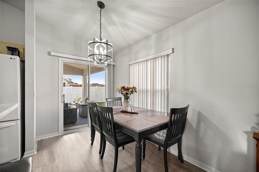 Active With Contract: $275,000 (3 beds, 2 baths, 1578 Square Feet)