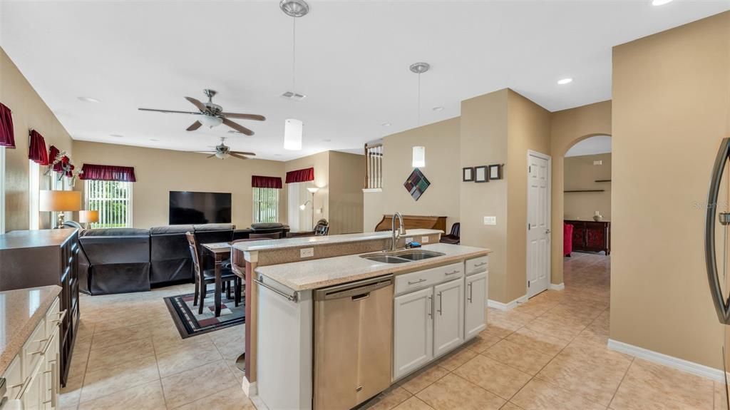 For Sale: $549,900 (5 beds, 3 baths, 3122 Square Feet)