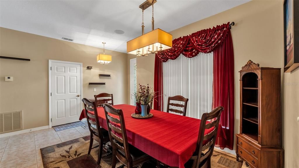 For Sale: $549,900 (5 beds, 3 baths, 3122 Square Feet)