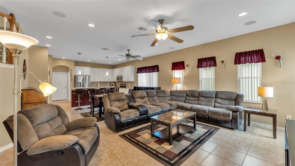 For Sale: $549,900 (5 beds, 3 baths, 3122 Square Feet)