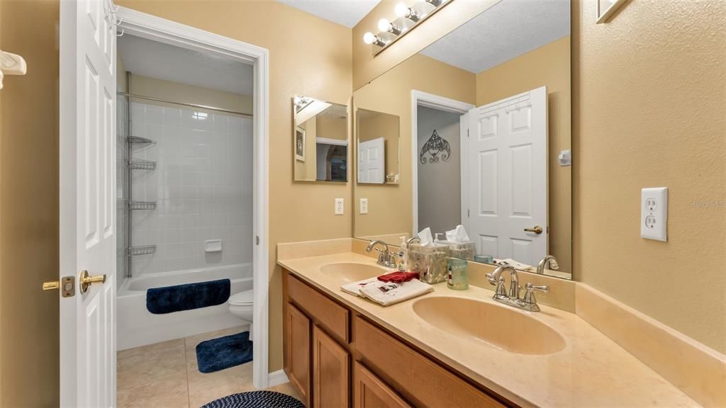 For Sale: $549,900 (5 beds, 3 baths, 3122 Square Feet)