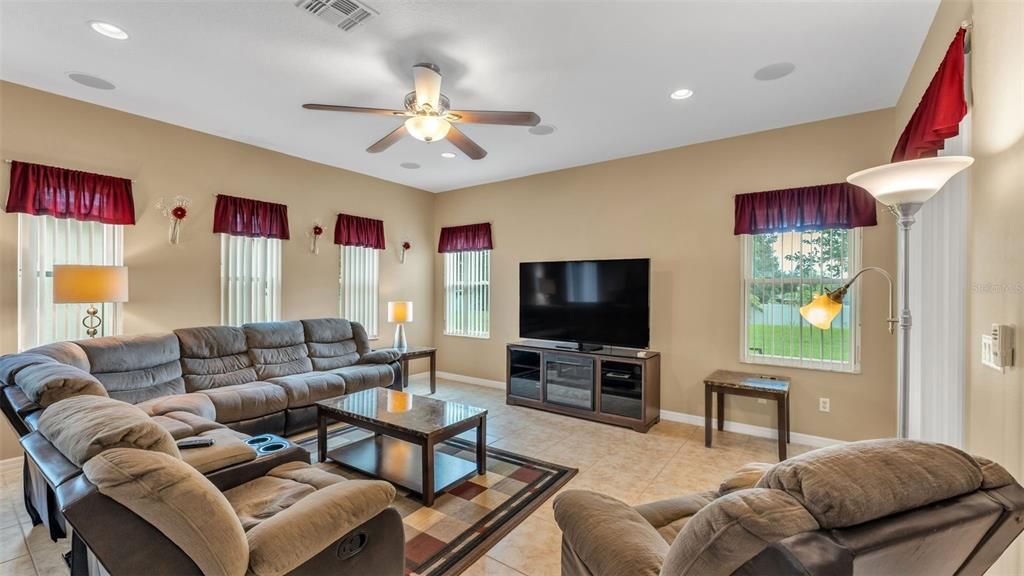 For Sale: $549,900 (5 beds, 3 baths, 3122 Square Feet)