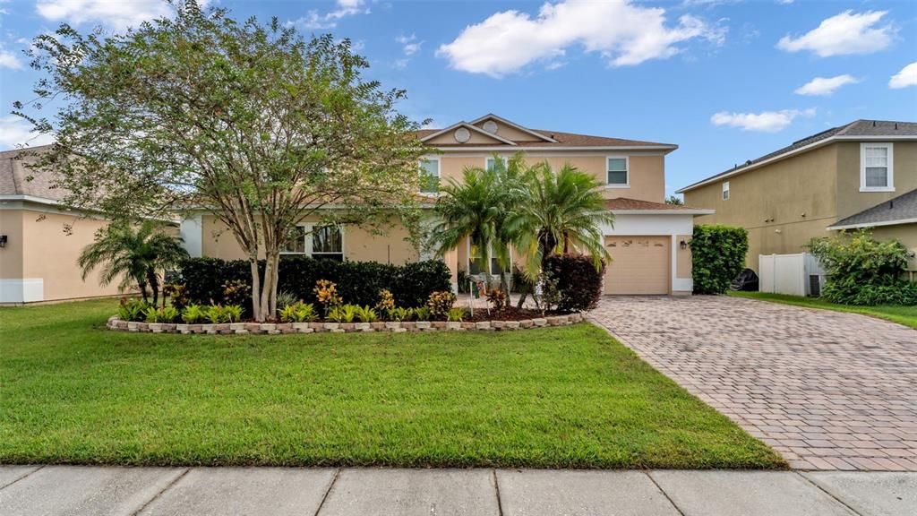 For Sale: $549,900 (5 beds, 3 baths, 3122 Square Feet)