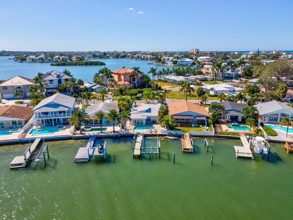 合同活跃: $1,450,000 (3 贝兹, 2 浴室, 1607 平方英尺)