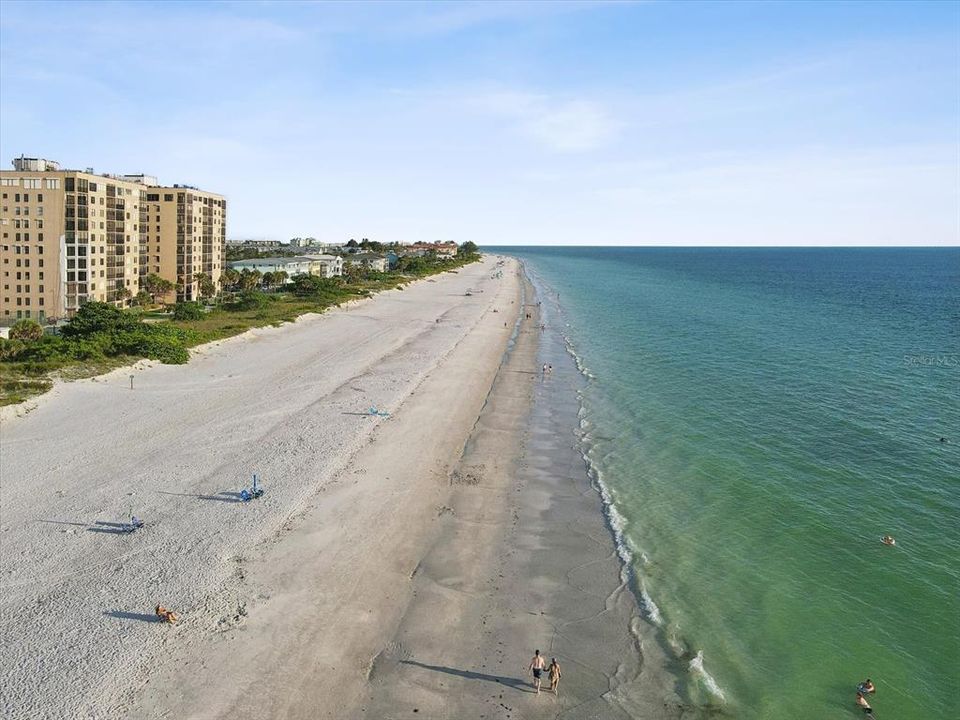 合同活跃: $1,450,000 (3 贝兹, 2 浴室, 1607 平方英尺)