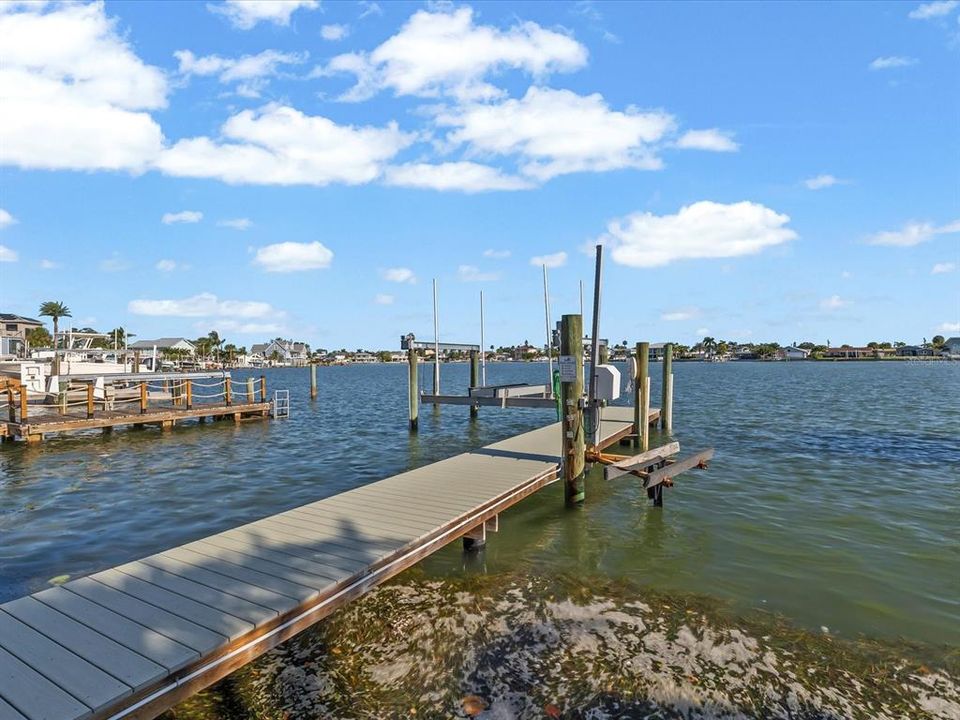 合同活跃: $1,450,000 (3 贝兹, 2 浴室, 1607 平方英尺)