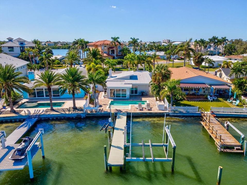 合同活跃: $1,450,000 (3 贝兹, 2 浴室, 1607 平方英尺)