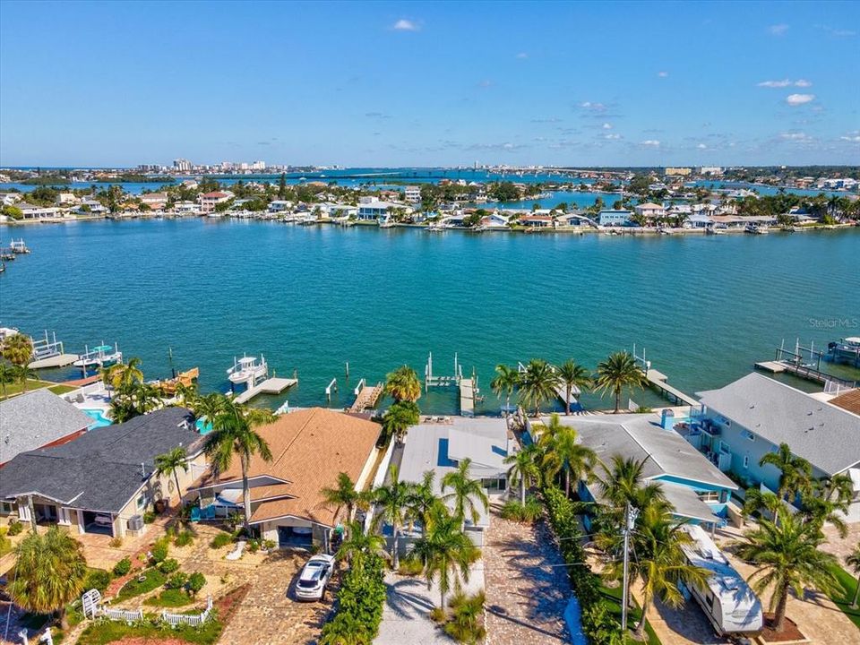 合同活跃: $1,450,000 (3 贝兹, 2 浴室, 1607 平方英尺)