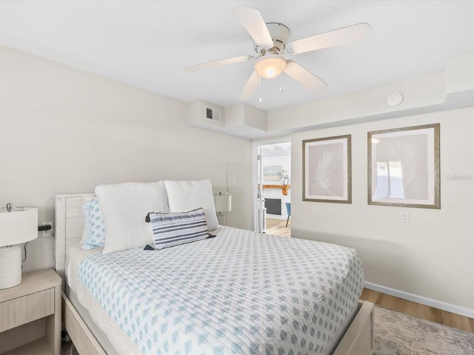 合同活跃: $1,450,000 (3 贝兹, 2 浴室, 1607 平方英尺)