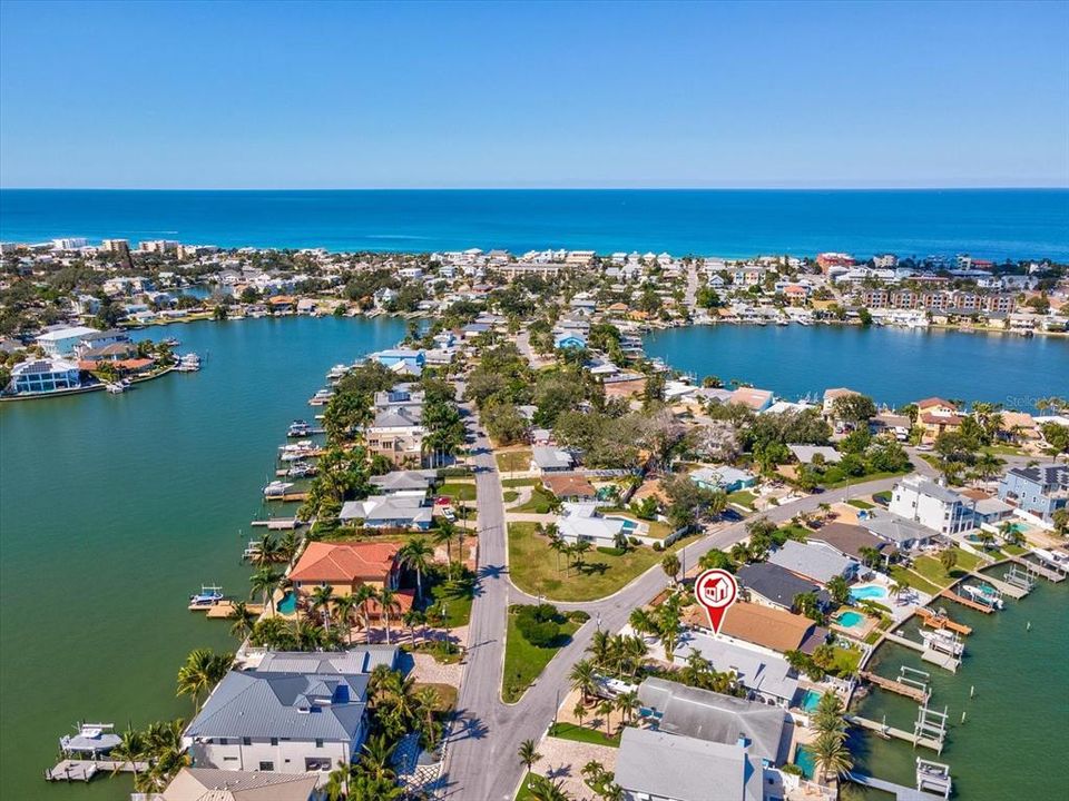 合同活跃: $1,450,000 (3 贝兹, 2 浴室, 1607 平方英尺)