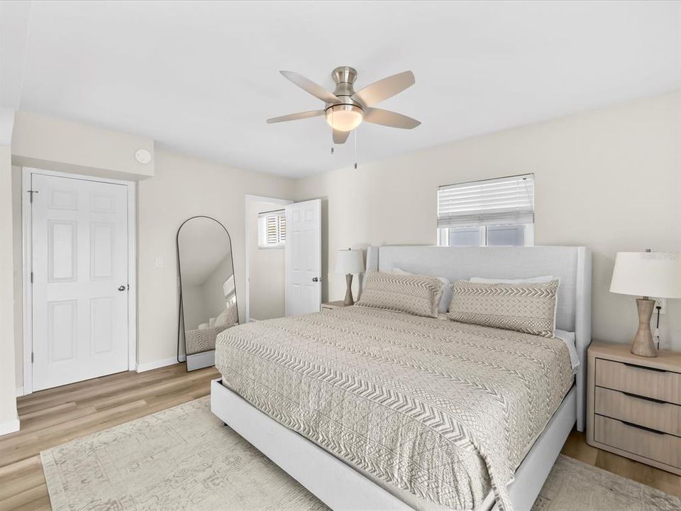 合同活跃: $1,450,000 (3 贝兹, 2 浴室, 1607 平方英尺)