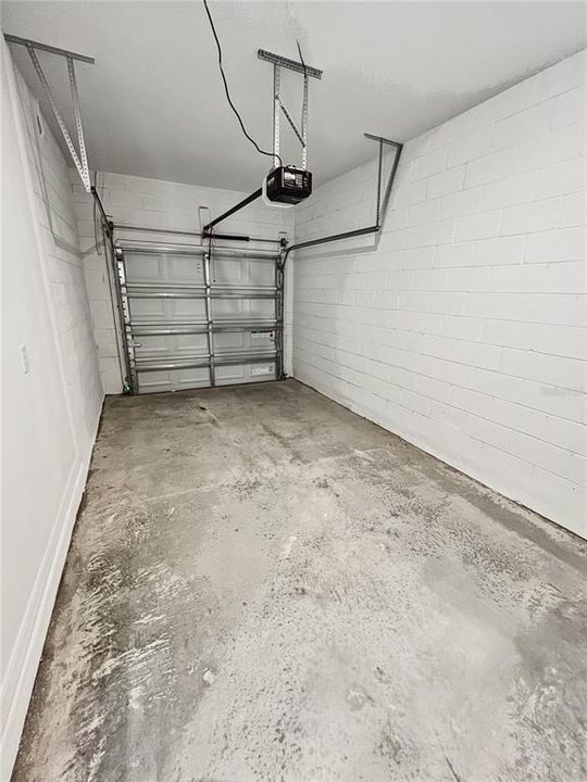 For Rent: $1,800 (3 beds, 2 baths, 1373 Square Feet)