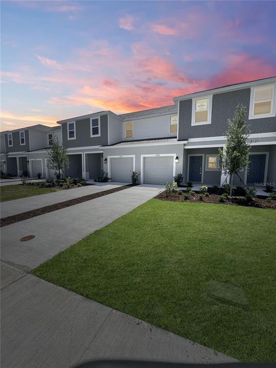 For Rent: $1,800 (3 beds, 2 baths, 1373 Square Feet)