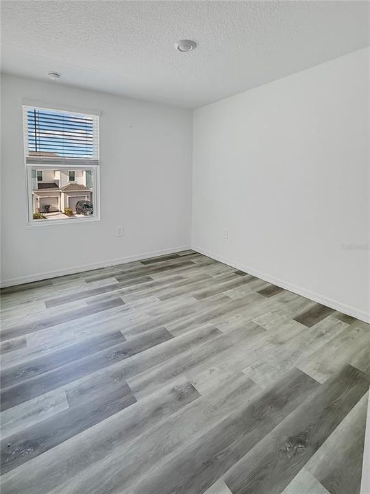 For Rent: $1,800 (3 beds, 2 baths, 1373 Square Feet)