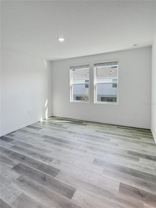 For Rent: $1,800 (3 beds, 2 baths, 1373 Square Feet)