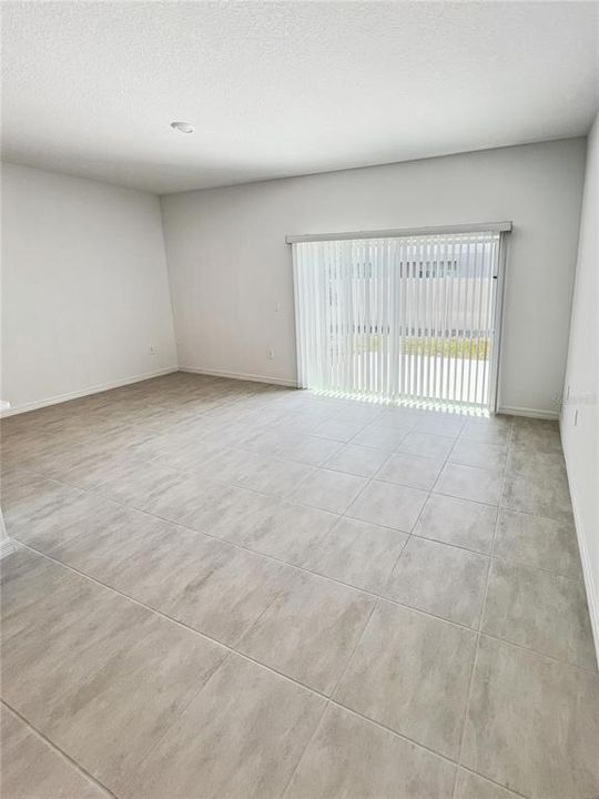 For Rent: $1,800 (3 beds, 2 baths, 1373 Square Feet)