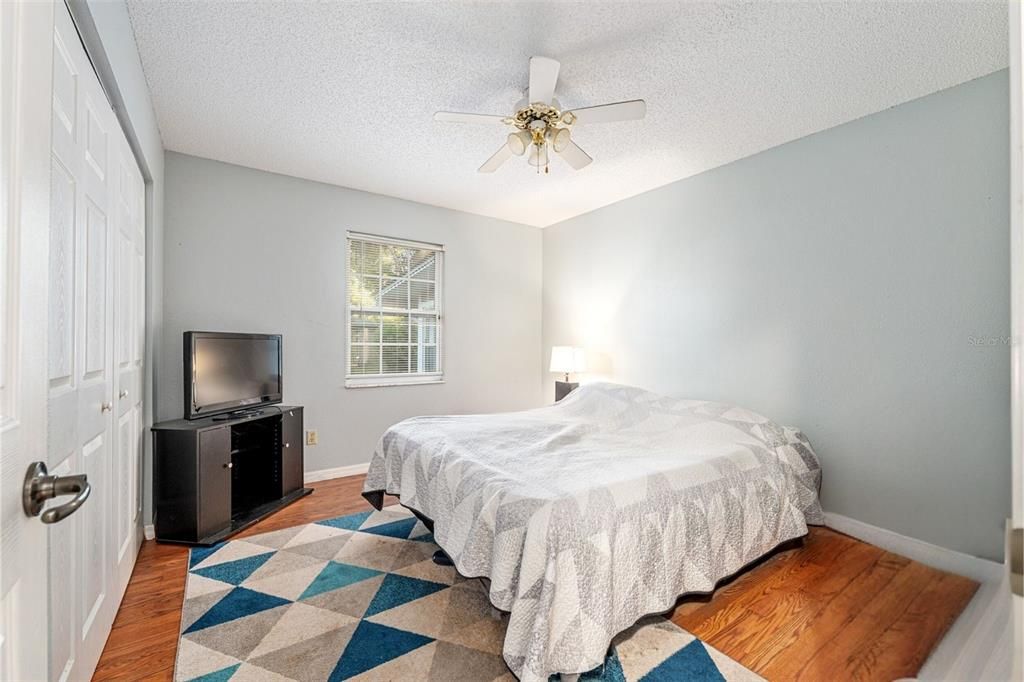 合同活跃: $249,900 (3 贝兹, 2 浴室, 1494 平方英尺)