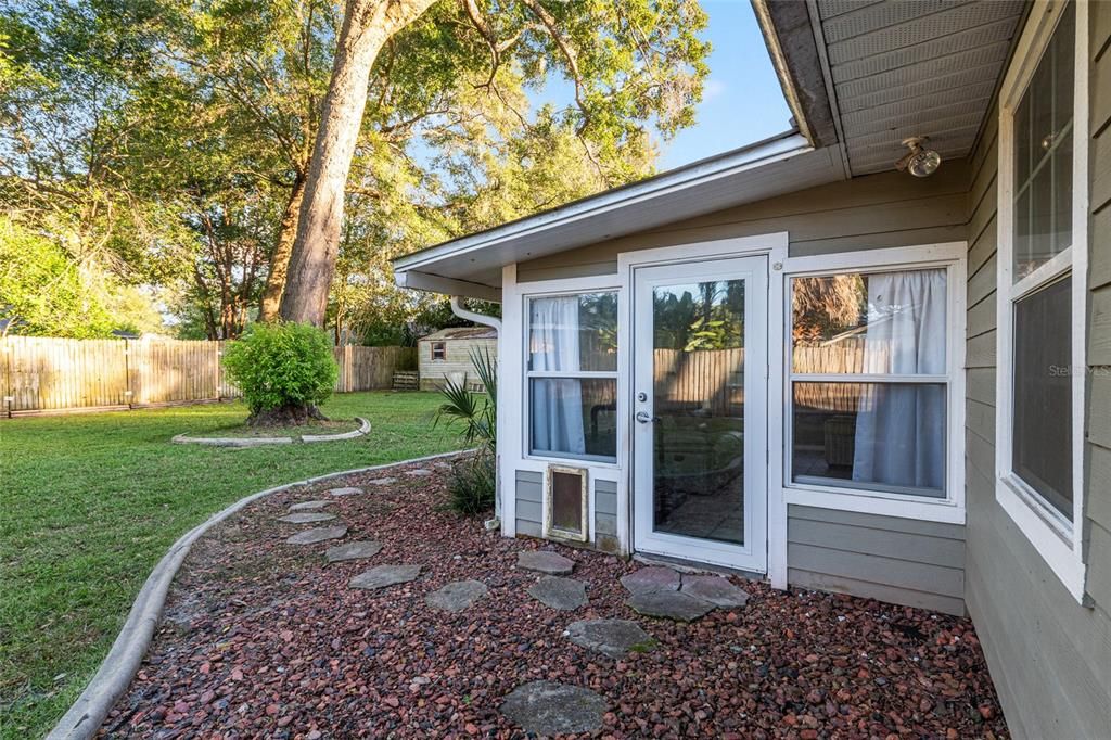 合同活跃: $249,900 (3 贝兹, 2 浴室, 1494 平方英尺)