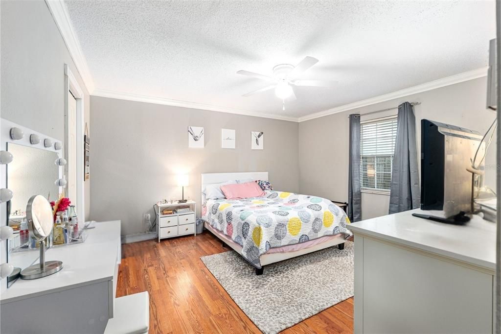 合同活跃: $249,900 (3 贝兹, 2 浴室, 1494 平方英尺)