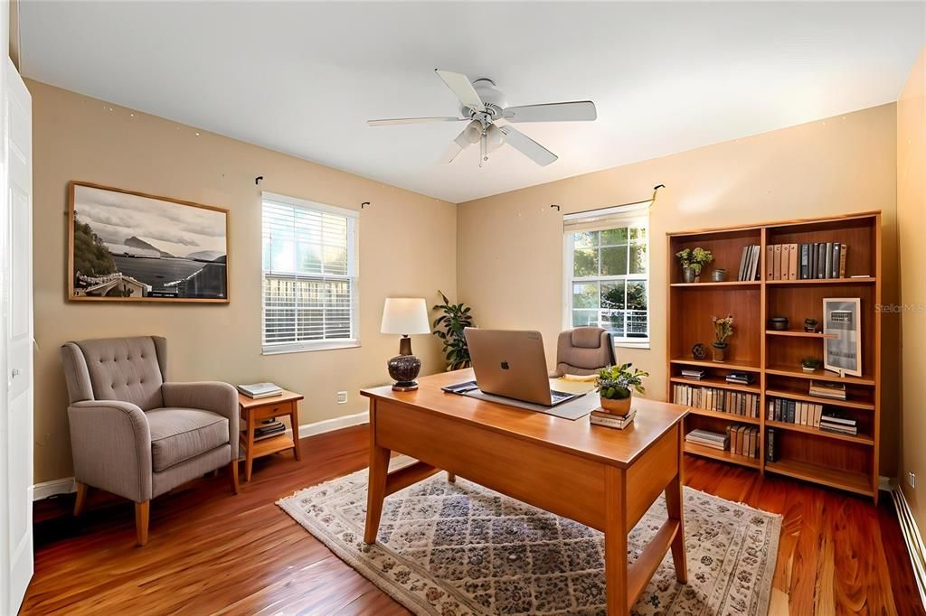 合同活跃: $249,900 (3 贝兹, 2 浴室, 1494 平方英尺)