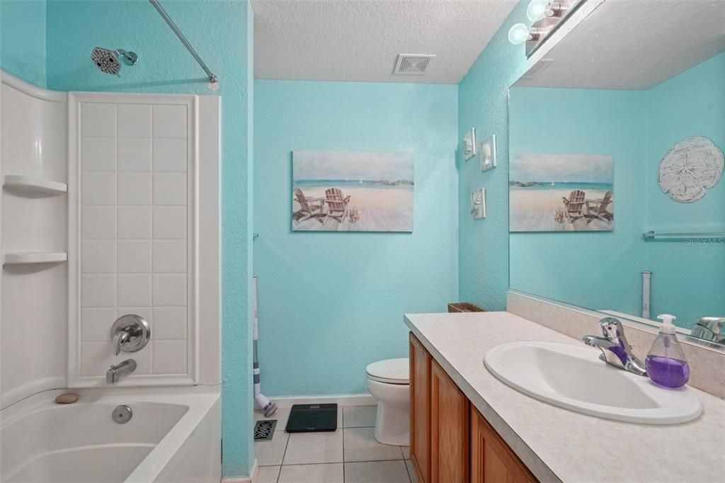 На продажу: $172,000 (2 спален, 2 ванн, 1134 Квадратных фут)