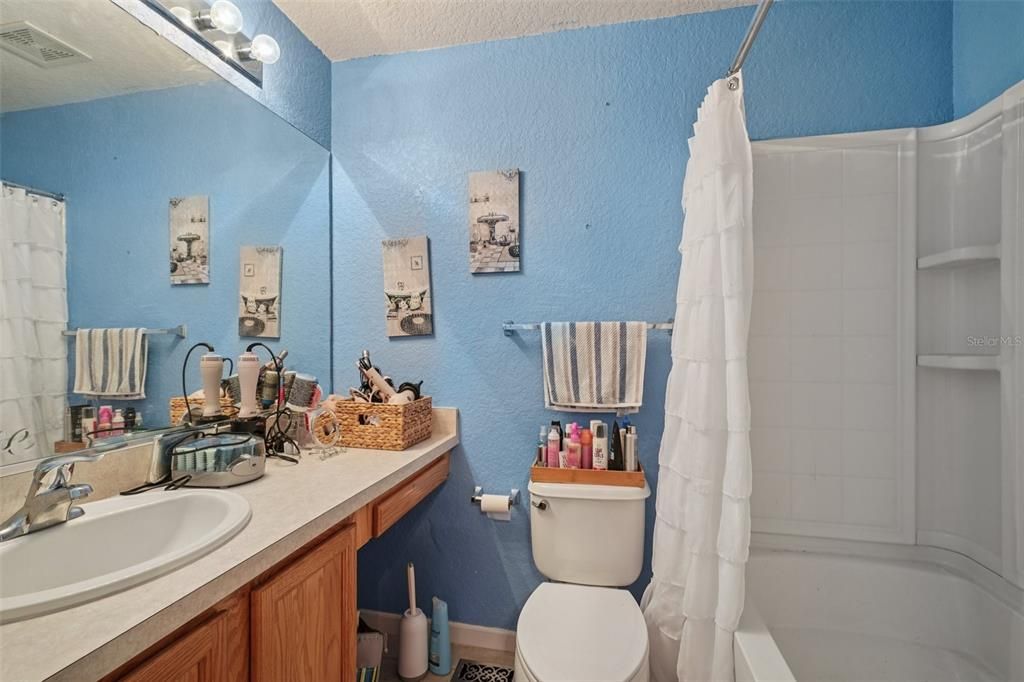 На продажу: $172,000 (2 спален, 2 ванн, 1134 Квадратных фут)