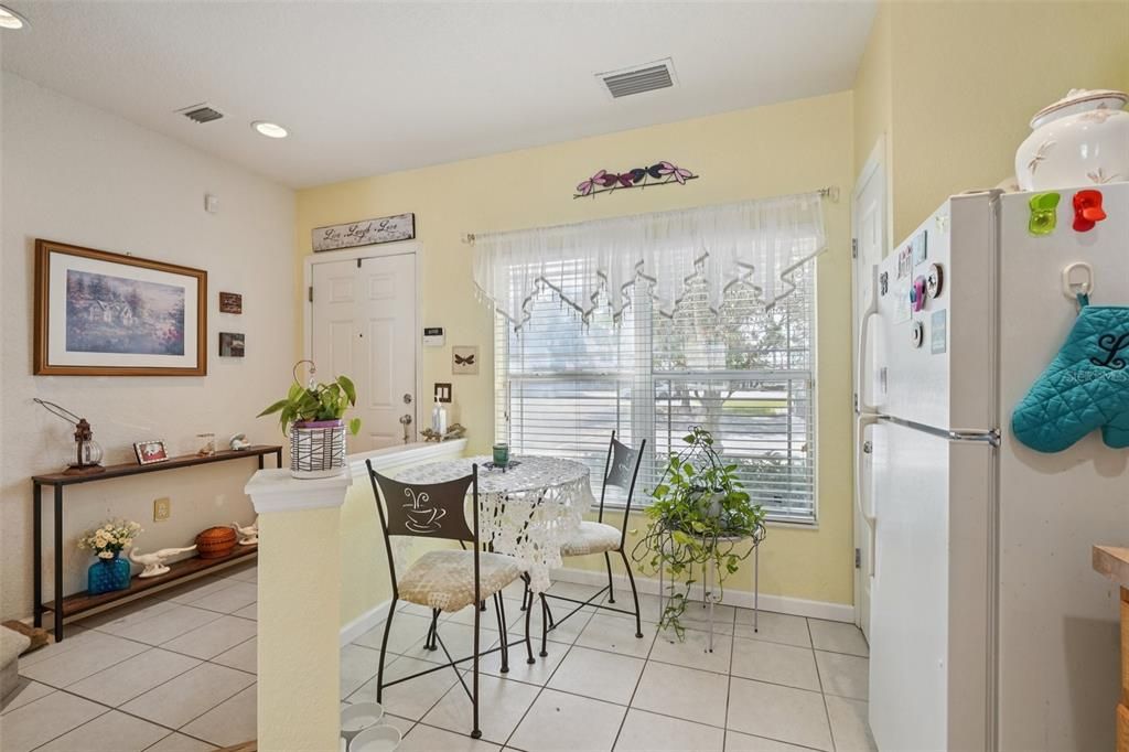 На продажу: $172,000 (2 спален, 2 ванн, 1134 Квадратных фут)