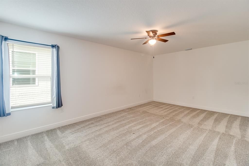 For Sale: $424,999 (4 beds, 2 baths, 2964 Square Feet)