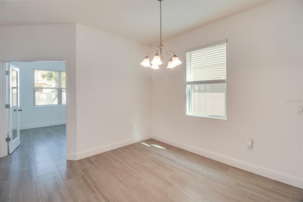 For Sale: $424,999 (4 beds, 2 baths, 2964 Square Feet)