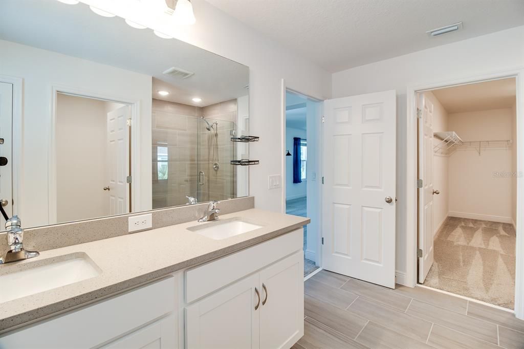 For Sale: $424,999 (4 beds, 2 baths, 2964 Square Feet)