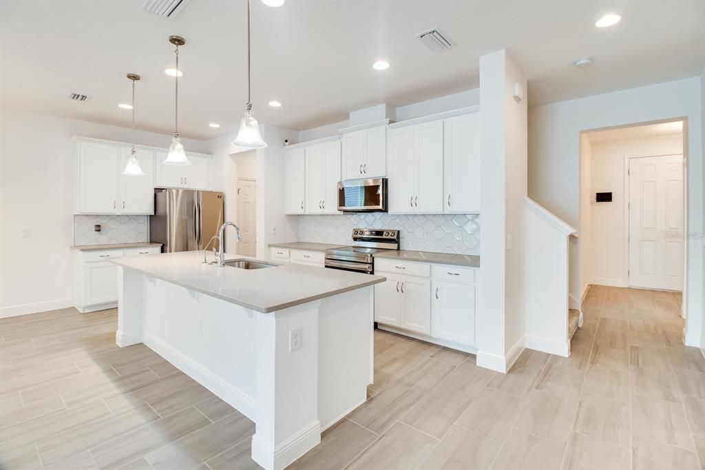 For Sale: $424,999 (4 beds, 2 baths, 2964 Square Feet)