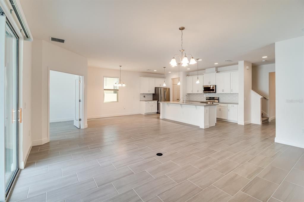 For Sale: $424,999 (4 beds, 2 baths, 2964 Square Feet)