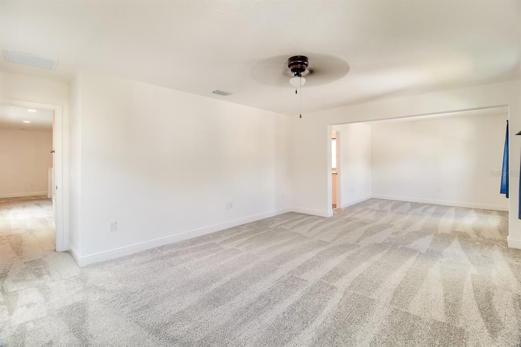 For Sale: $424,999 (4 beds, 2 baths, 2964 Square Feet)