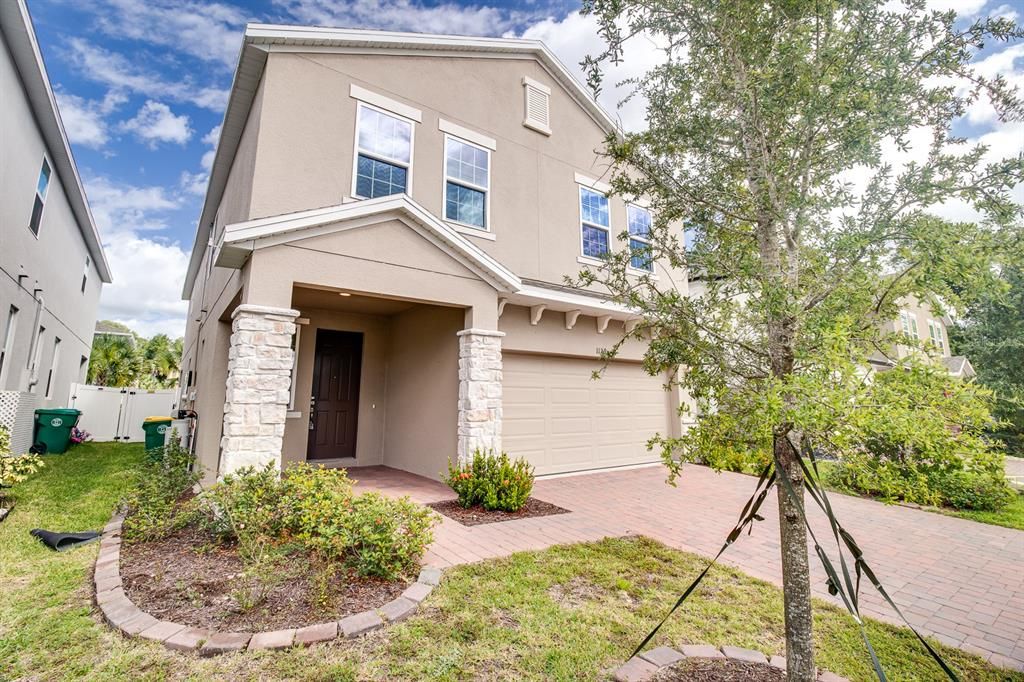 For Sale: $424,999 (4 beds, 2 baths, 2964 Square Feet)