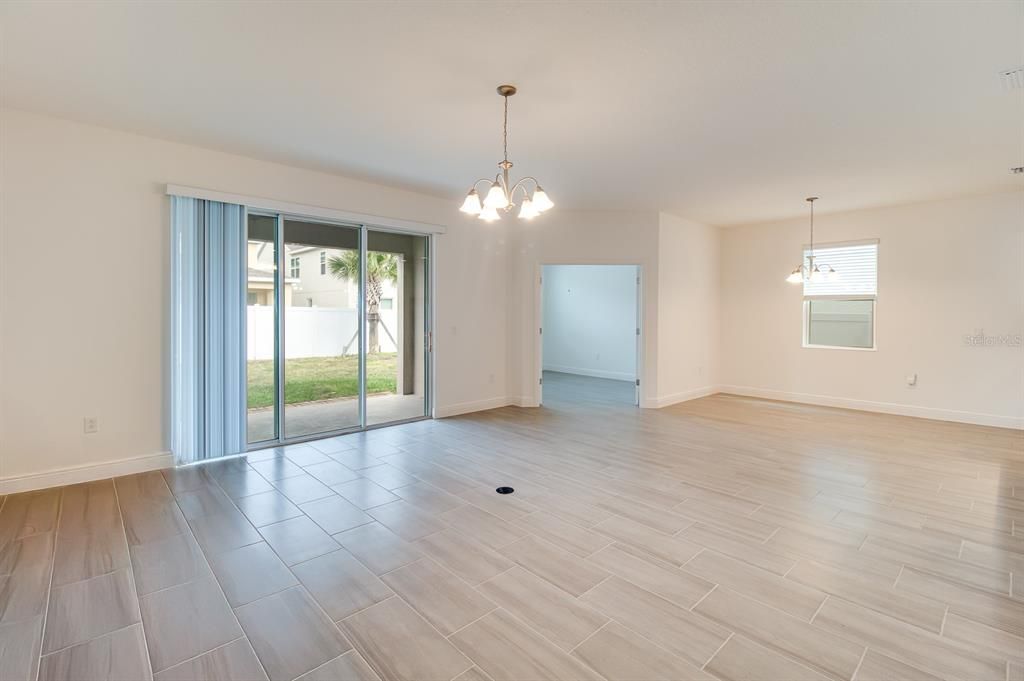 For Sale: $424,999 (4 beds, 2 baths, 2964 Square Feet)