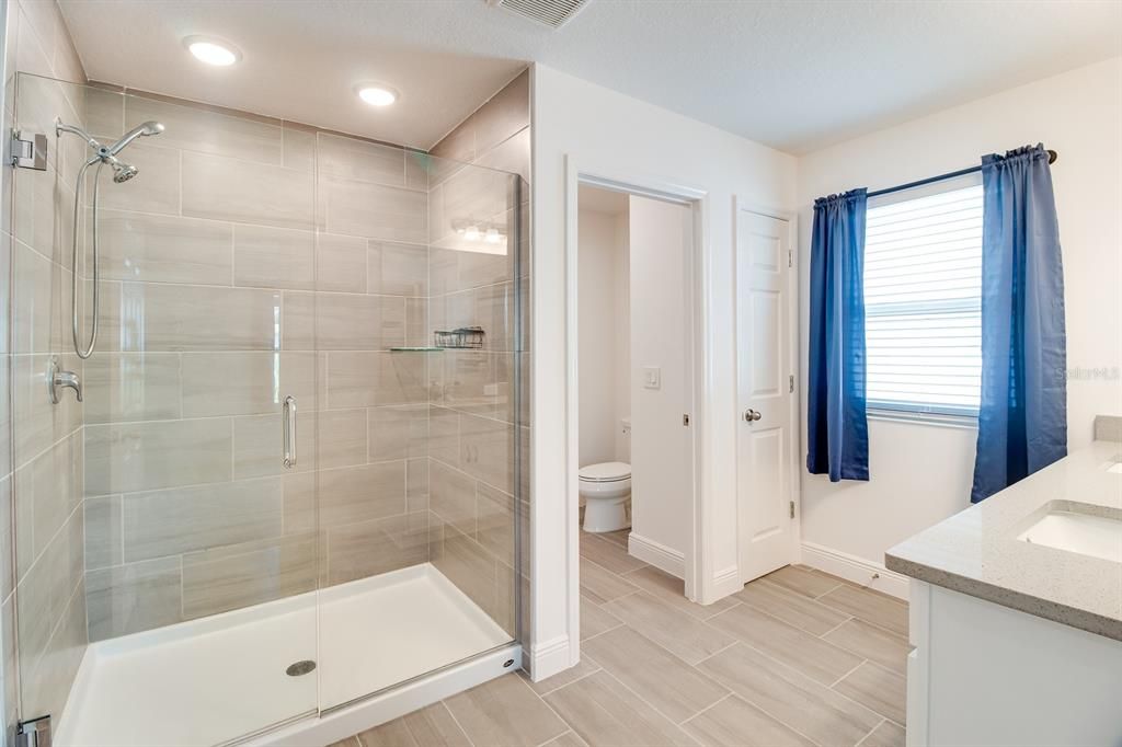 For Sale: $424,999 (4 beds, 2 baths, 2964 Square Feet)