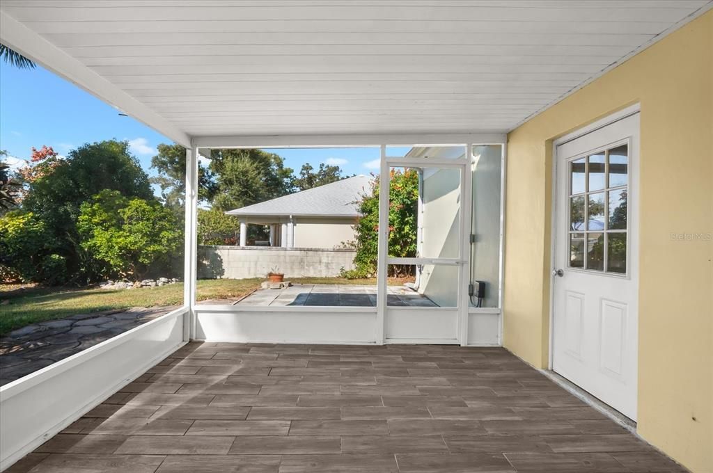 For Sale: $399,000 (3 beds, 2 baths, 1974 Square Feet)