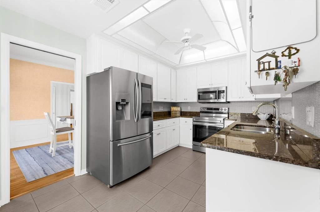 For Sale: $399,000 (3 beds, 2 baths, 1974 Square Feet)